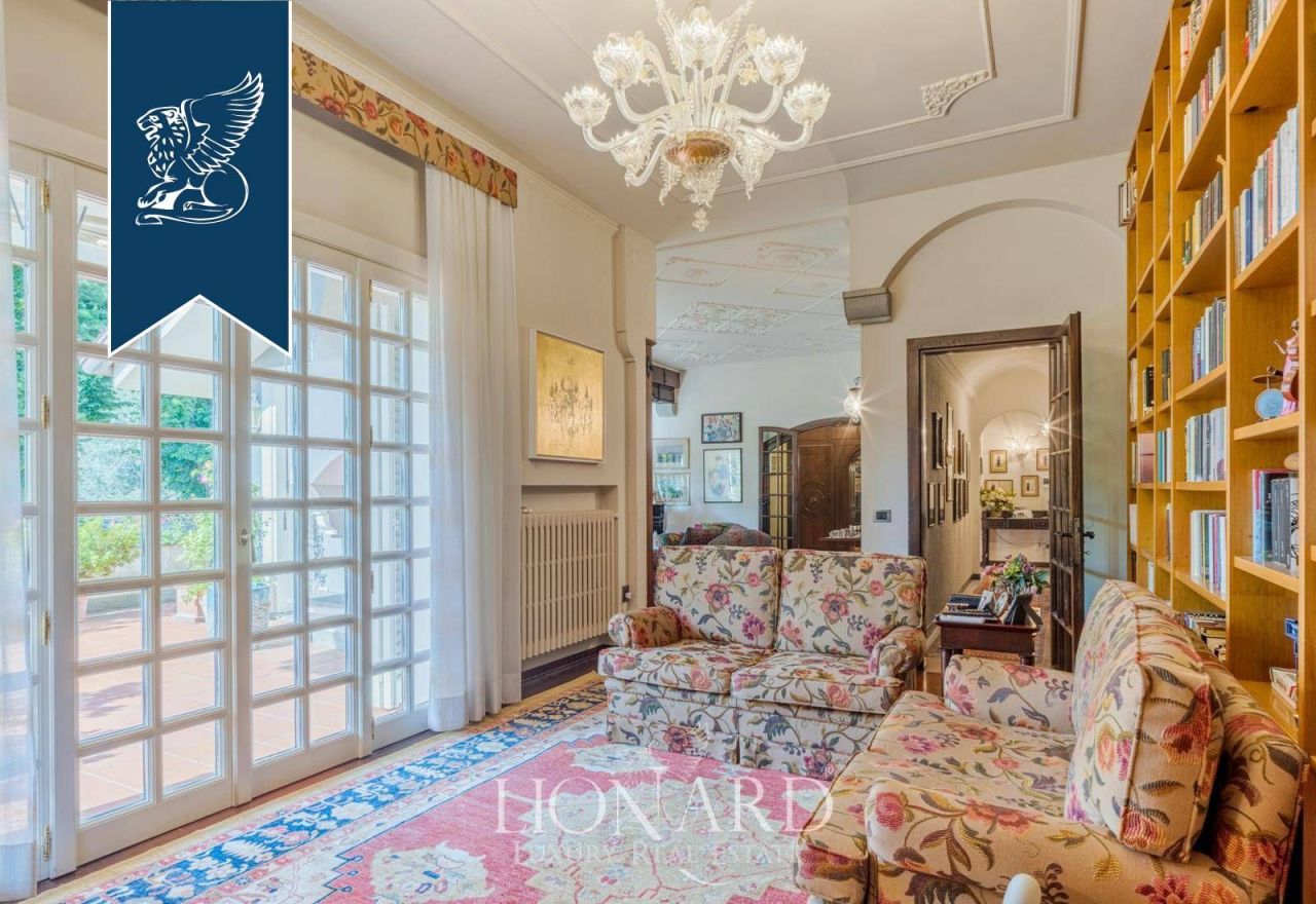 Вилла в Пьетрасанте, Италия, 565 м² - фото 15