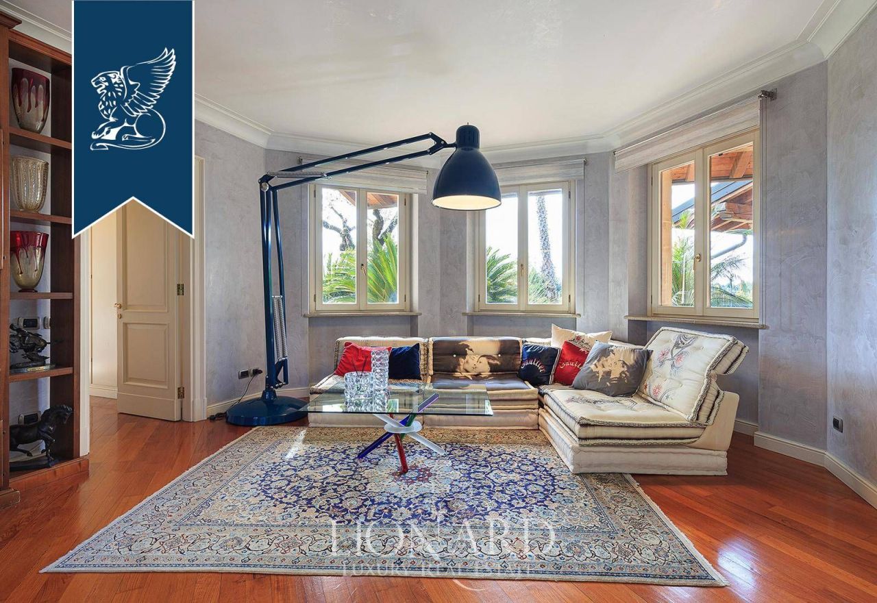 Вилла в Паденге-суль-Гарде, Италия, 900 м² - фото 15