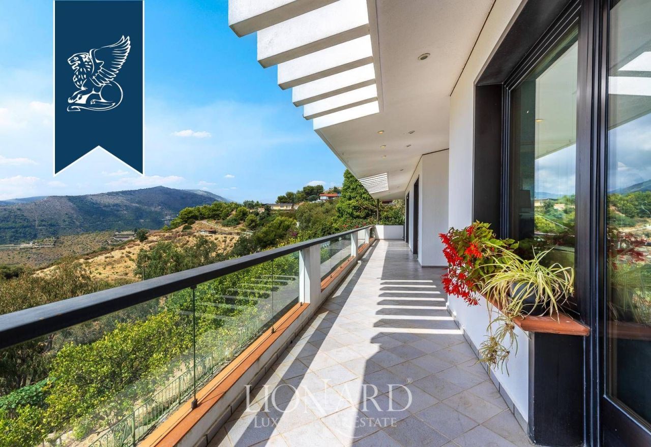 Вилла в Сан-Ремо, Италия, 700 м² - фото 17