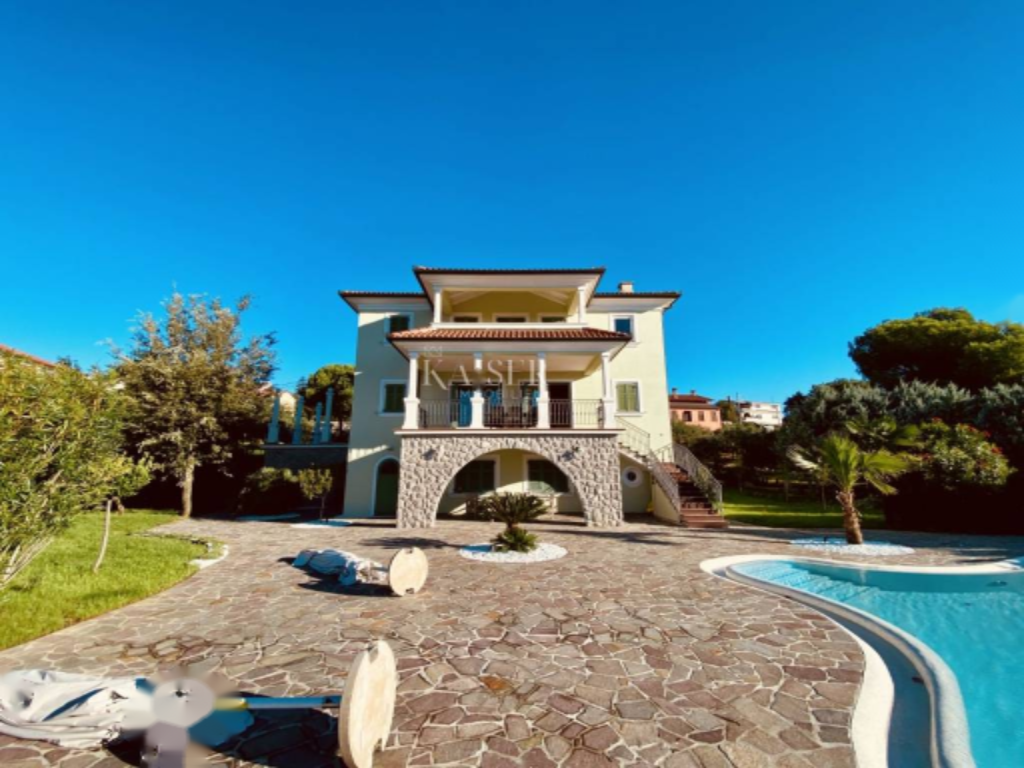 Дом в Опатии, Хорватия, 530 м² - фото 1