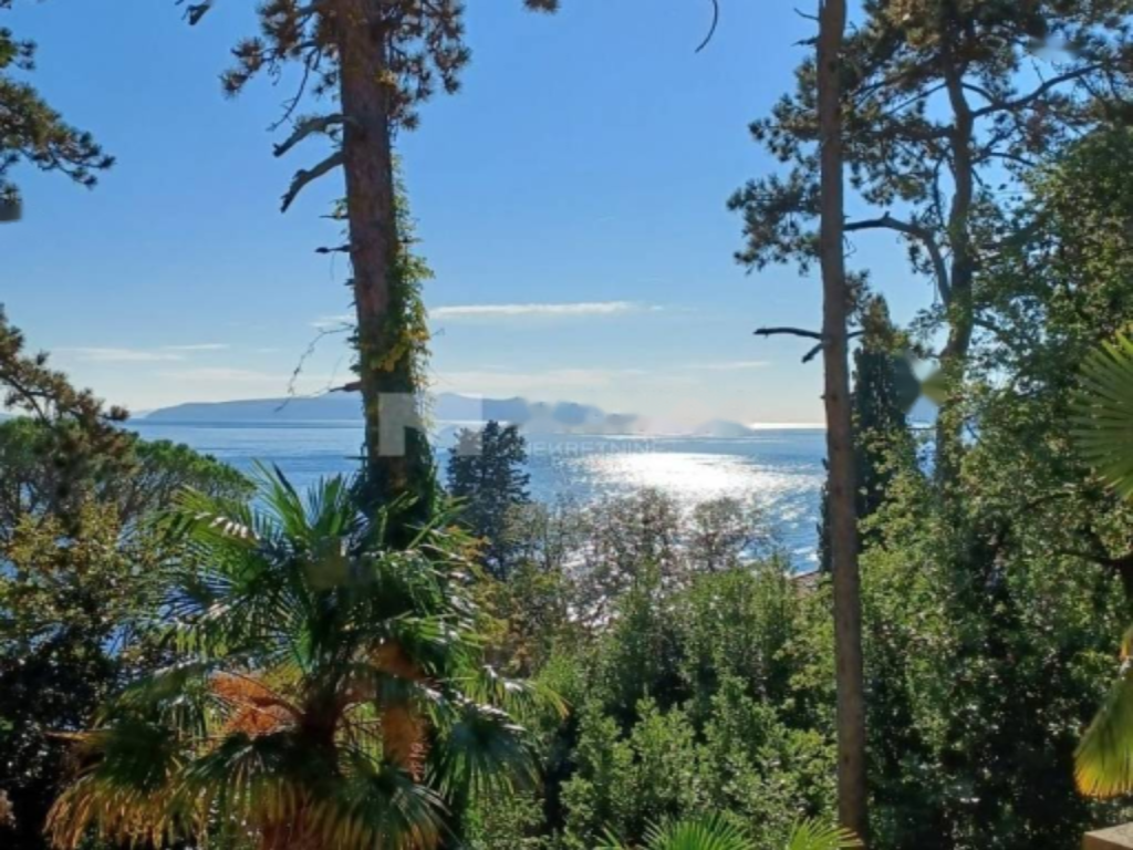 Квартира в Опатии, Хорватия, 244 м² - фото 1