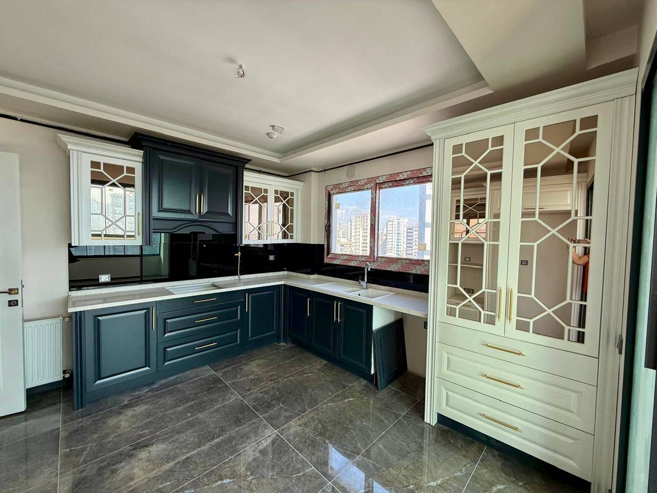 Квартира в Мерсине, Турция, 190 м² - фото 1