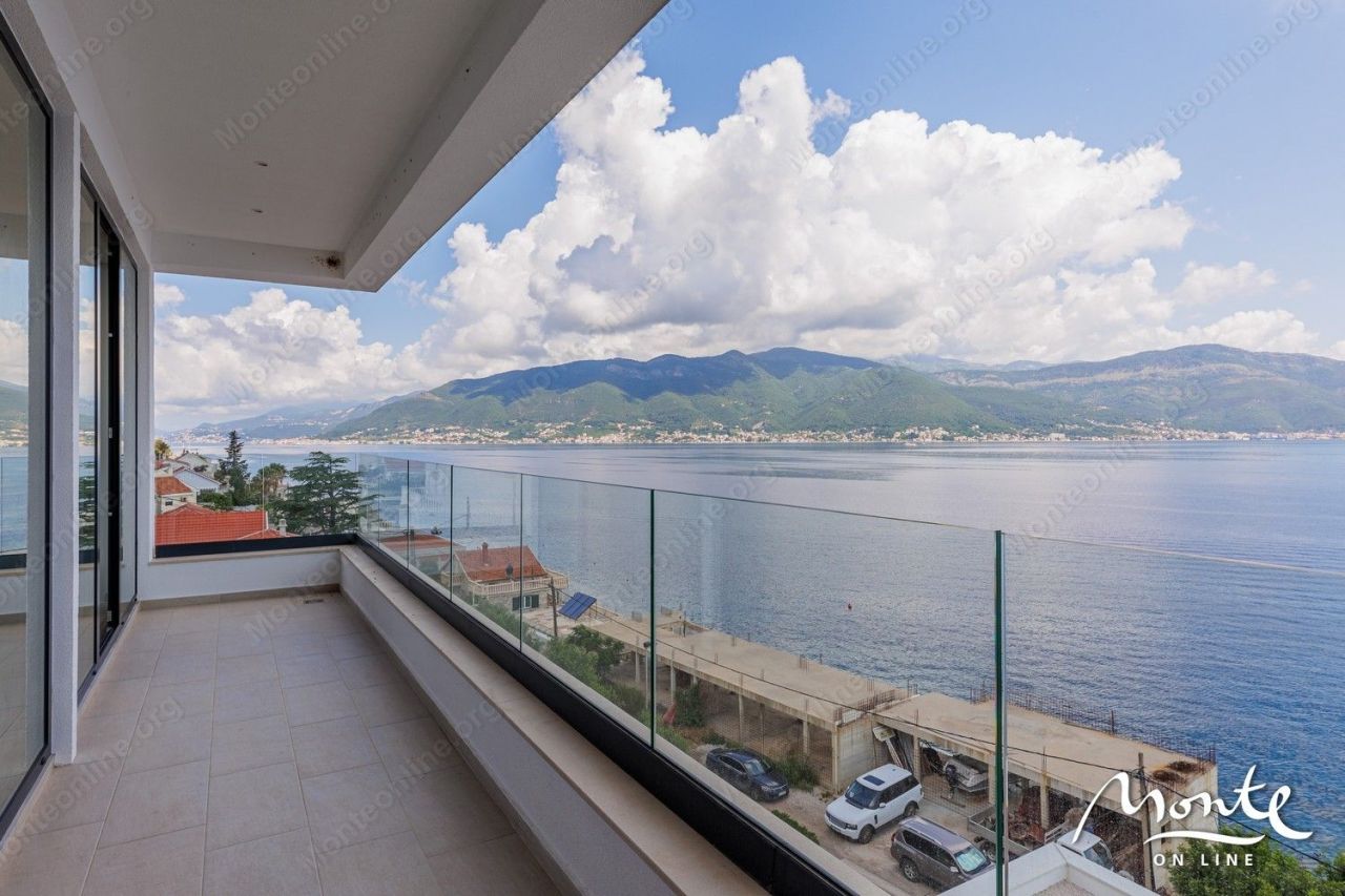 Вилла в Крашичах, Черногория, 200 м² - фото 2