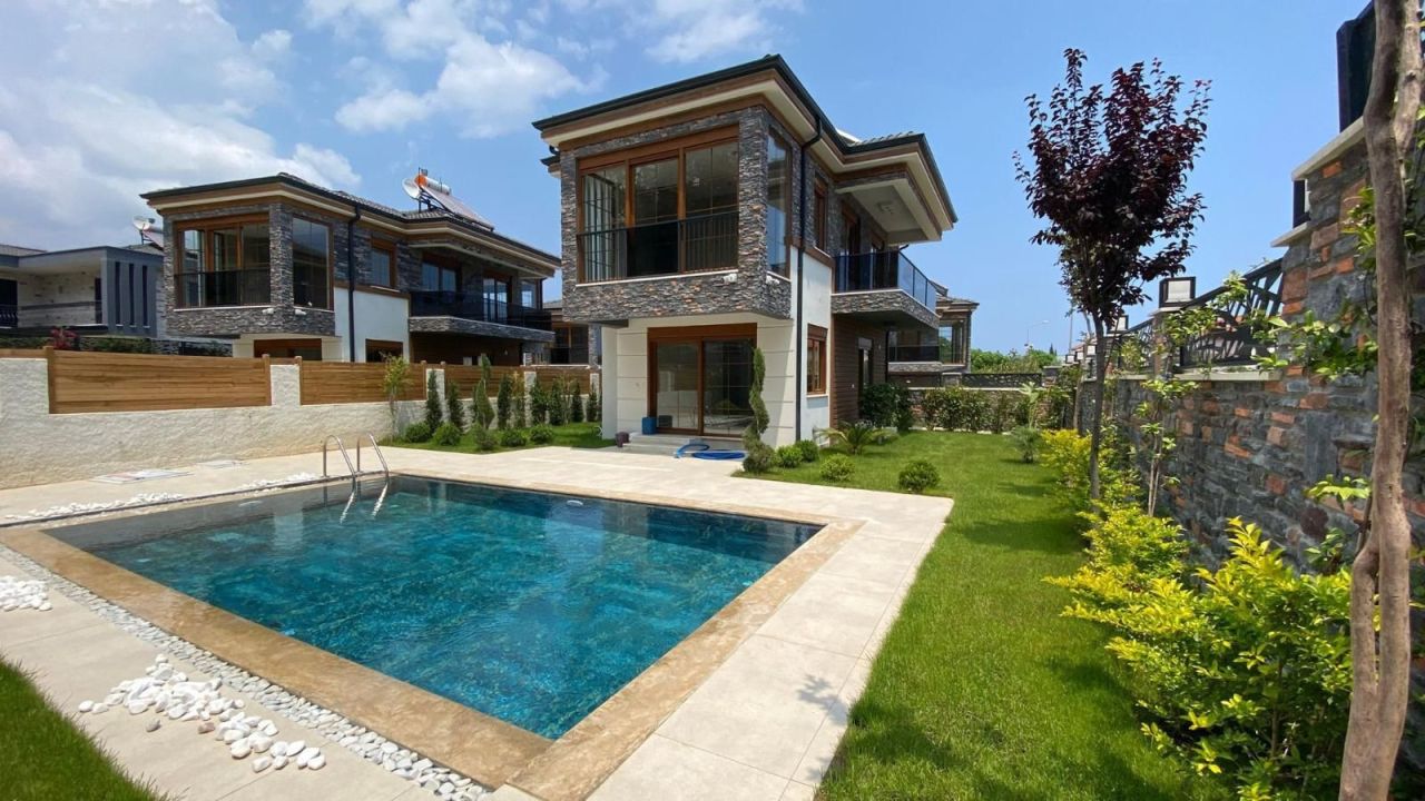 Вилла в Кемере, Турция, 250 м² - фото 1