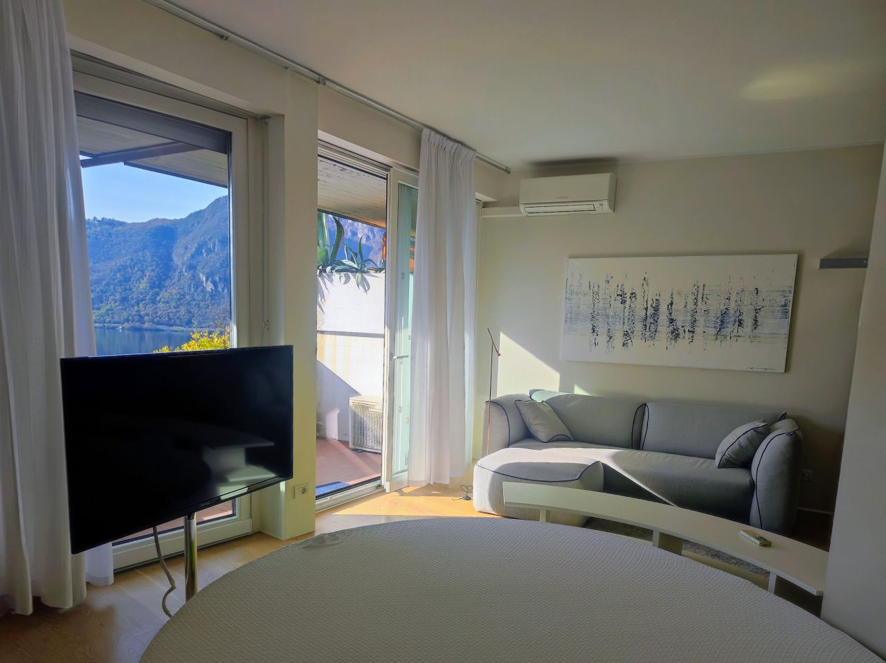 Квартира в Кампионе-д'Италия, Италия, 58 м² - фото 7