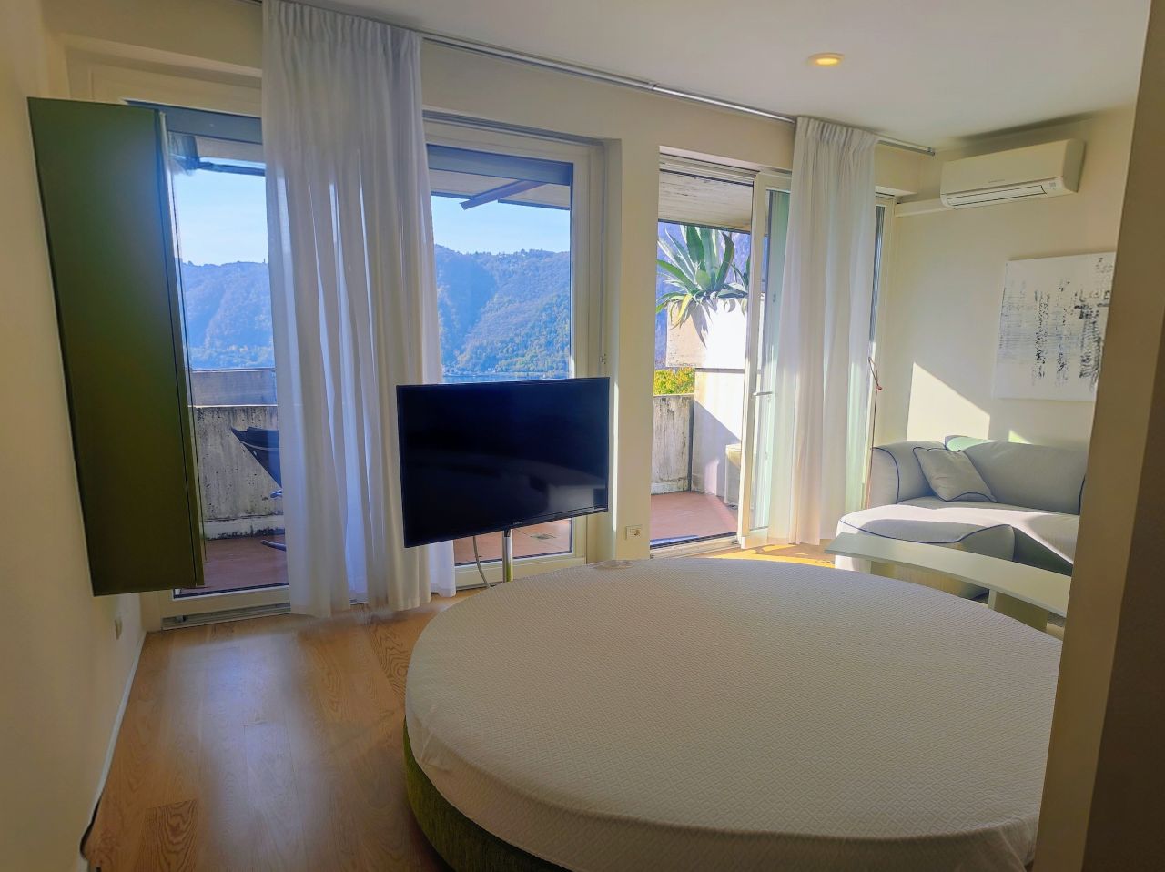 Квартира в Кампионе-д'Италия, Италия, 58 м² - фото 12