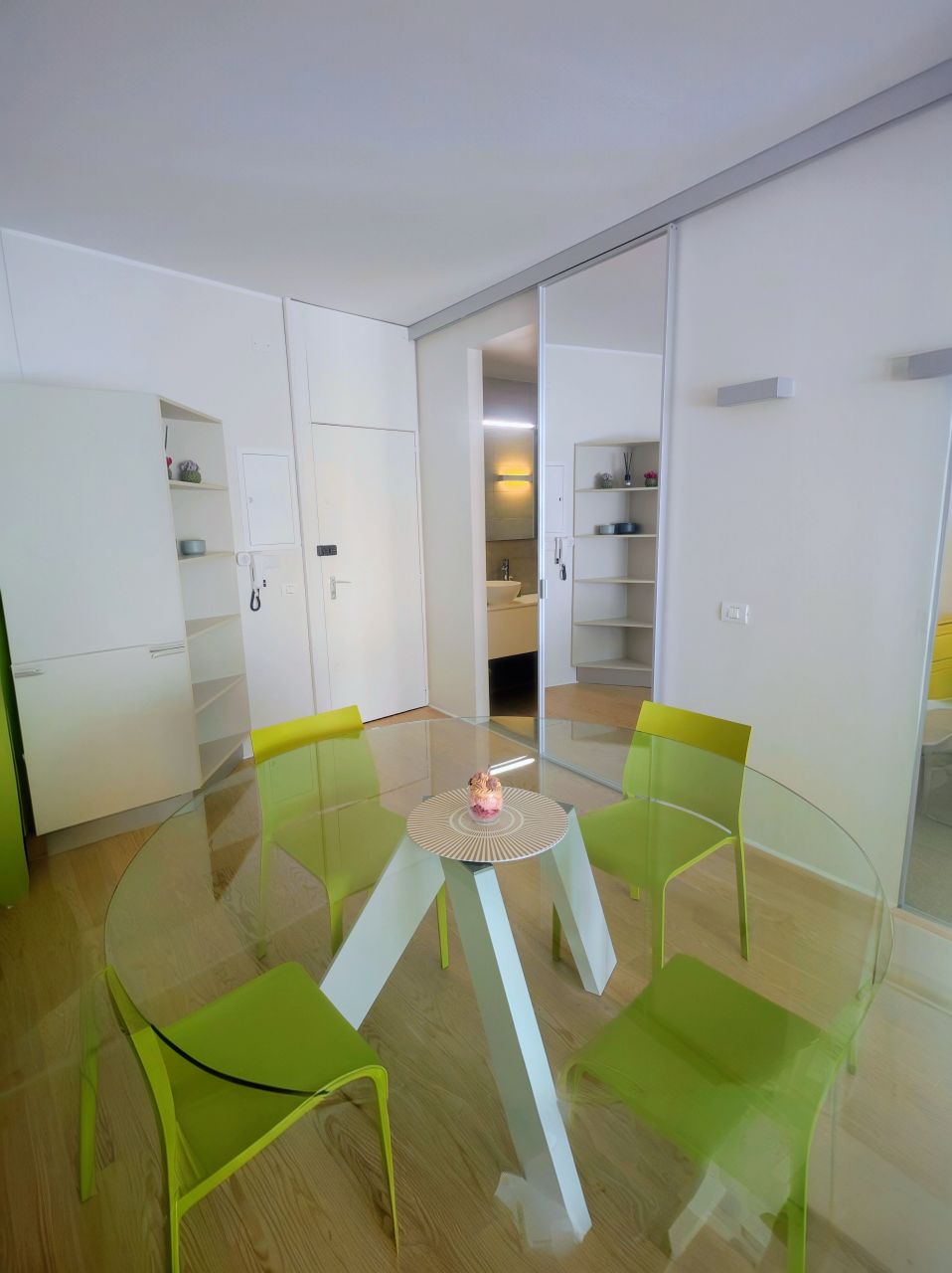 Квартира в Кампионе-д'Италия, Италия, 58 м² - фото 16