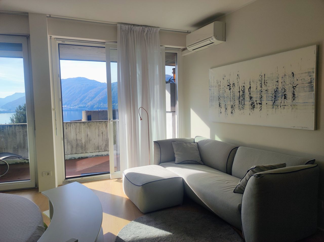 Квартира в Кампионе-д'Италия, Италия, 58 м² - фото 6