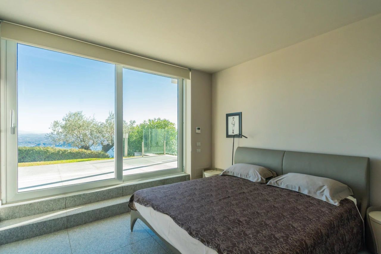 Вилла в Массино-Висконти, Италия, 360 м² - фото 11