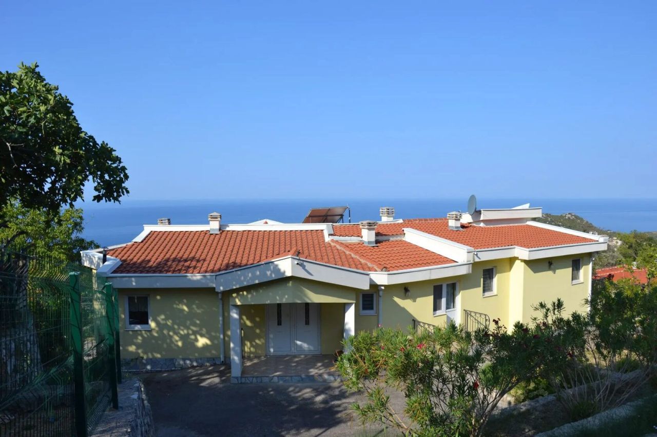 Вилла в Добра Воде, Черногория, 380 м² - фото 2