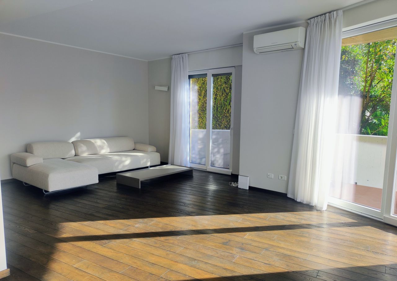 Квартира в Кампионе-д'Италия, Италия, 149 м² - фото 9