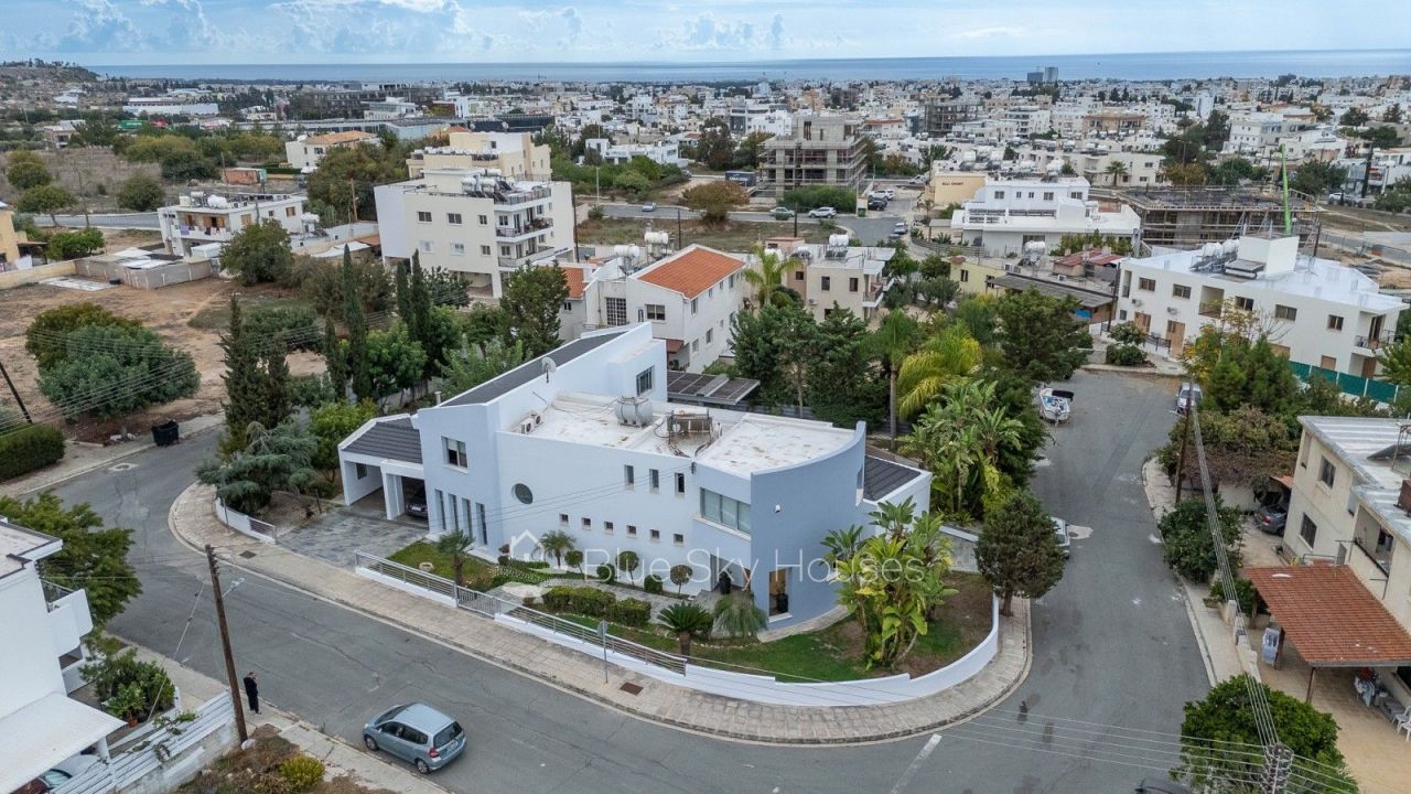 Вилла в Пафосе, Кипр, 350 м² - фото 1