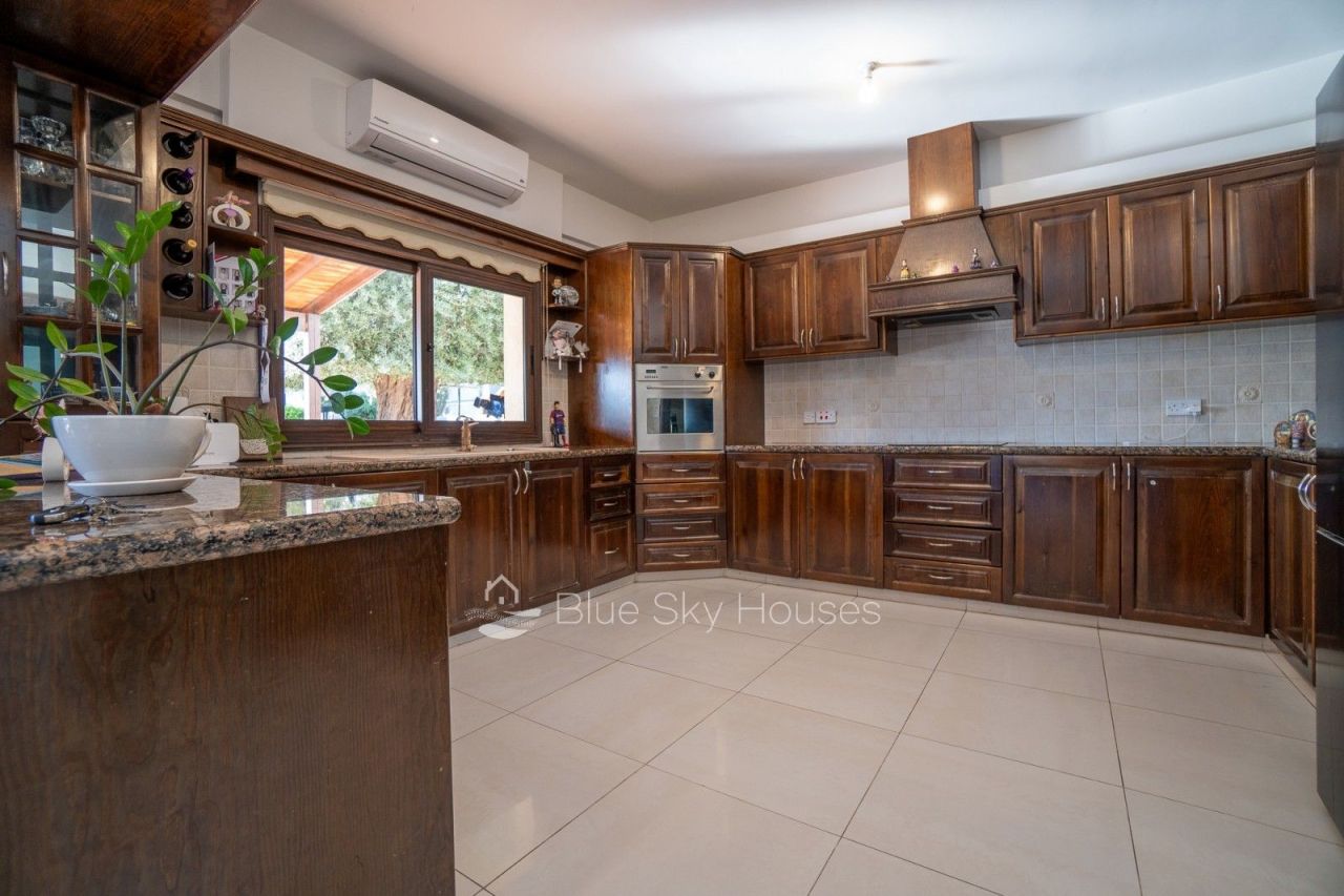 Вилла в Лимасоле, Кипр, 350 м² - фото 6