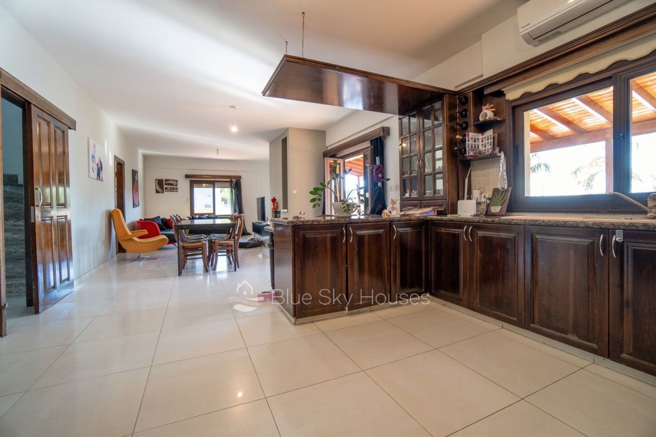 Вилла в Лимасоле, Кипр, 350 м² - фото 7