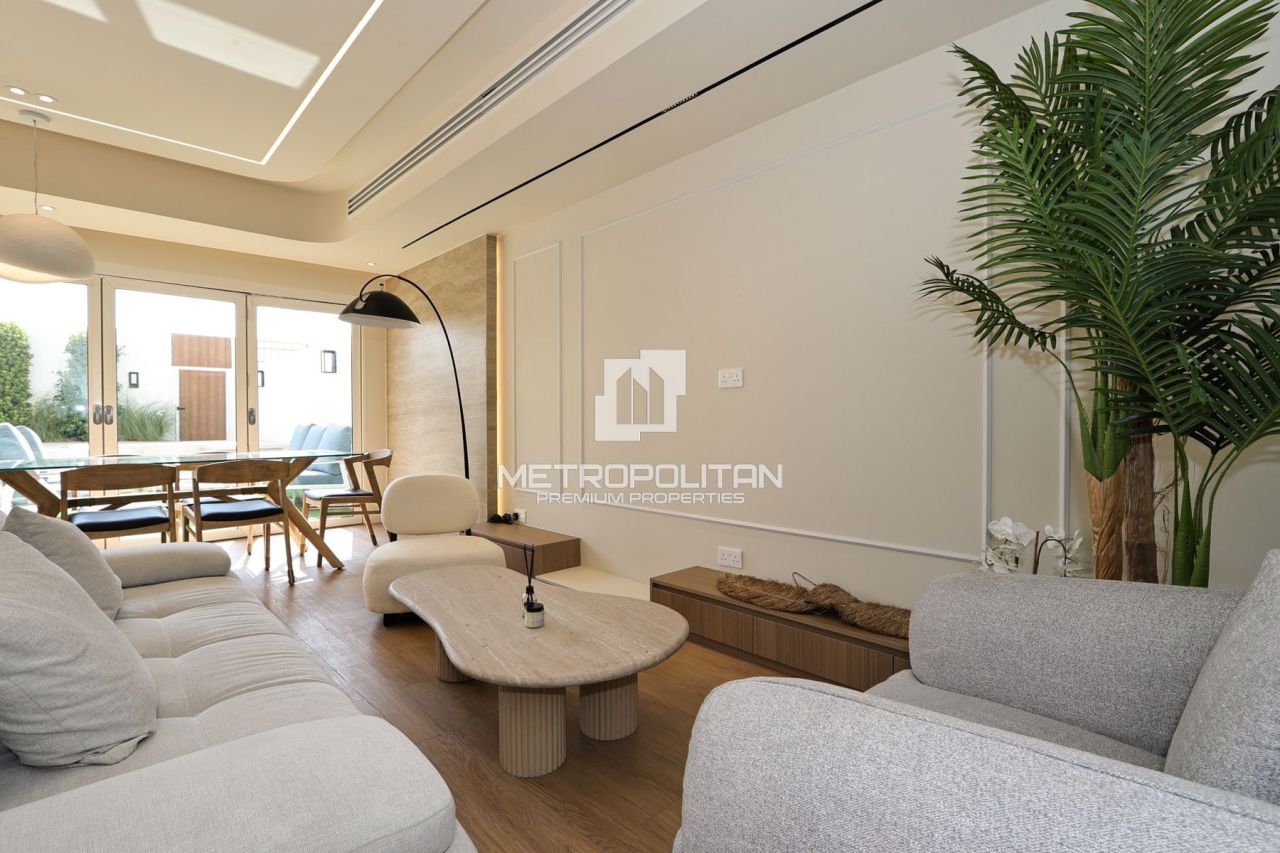 Вилла в Дубае, ОАЭ, 227 м² - фото 1