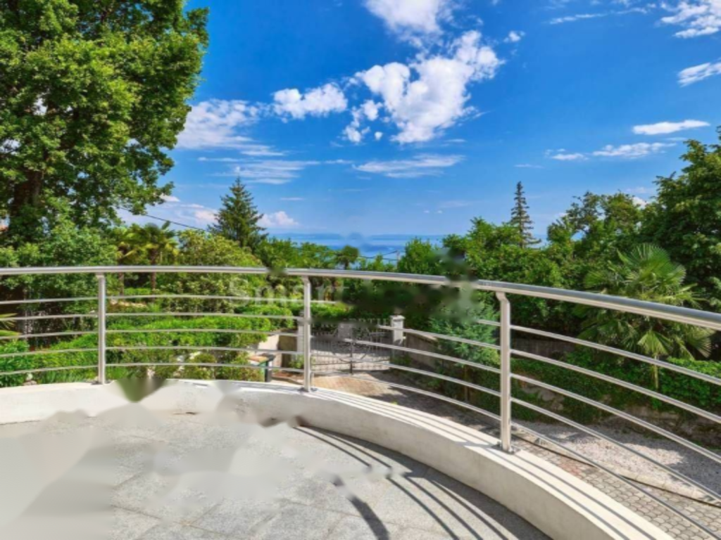 Дом в Опатии, Хорватия, 381 м² - фото 1