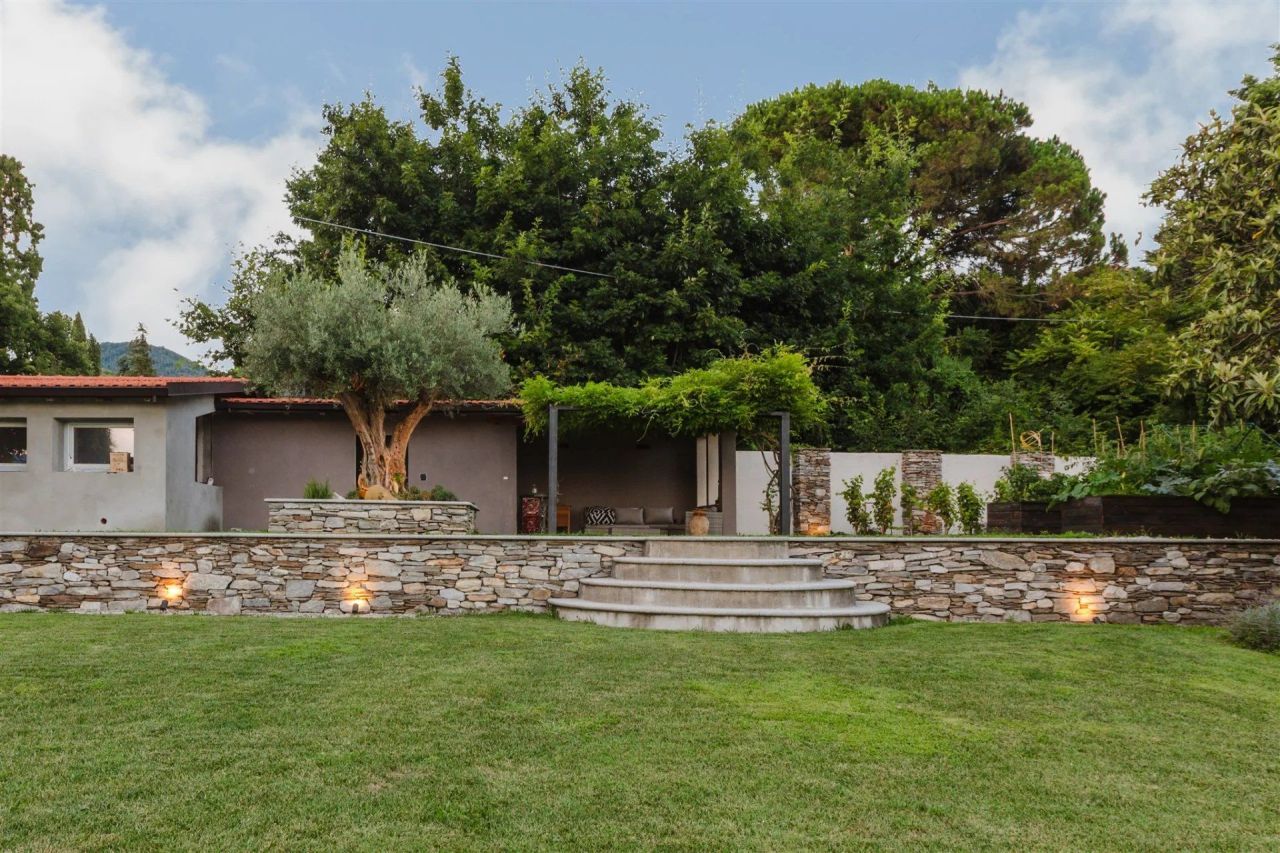 Вилла в Вербании, Италия, 325 м² - фото 7