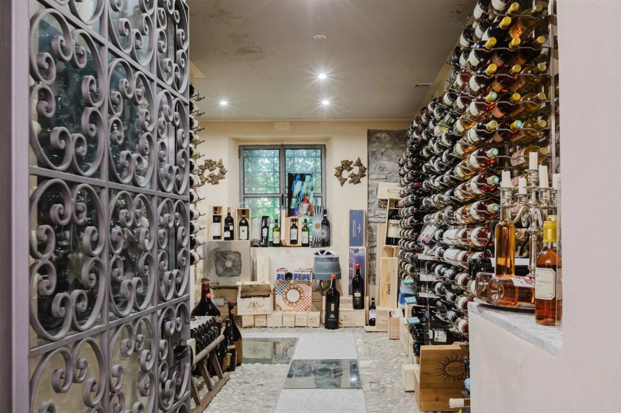 Вилла в Вербании, Италия, 325 м² - фото 17