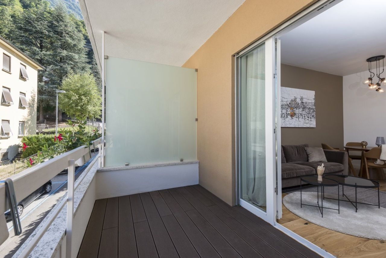 Квартира в Кампионе-д'Италия, Италия, 81 м² - фото 2