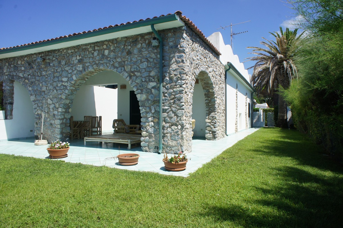 Вилла в Диаманте, Италия, 130 м² - фото 2