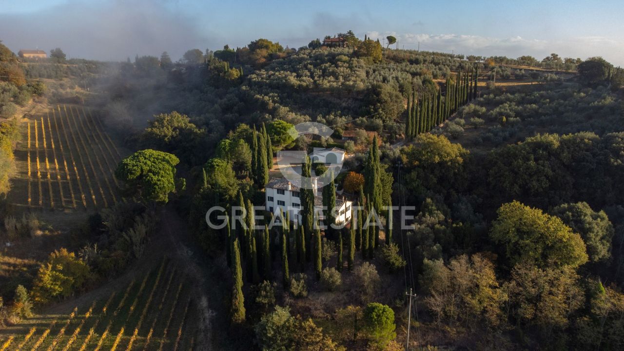 Дом в Монтепульчано, Италия, 405.2 м² - фото 4