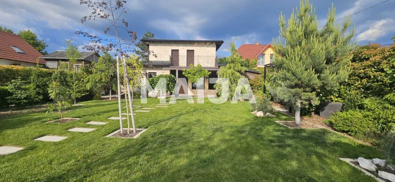 Дом Чёмёр, Венгрия, 221 м² - фото 1