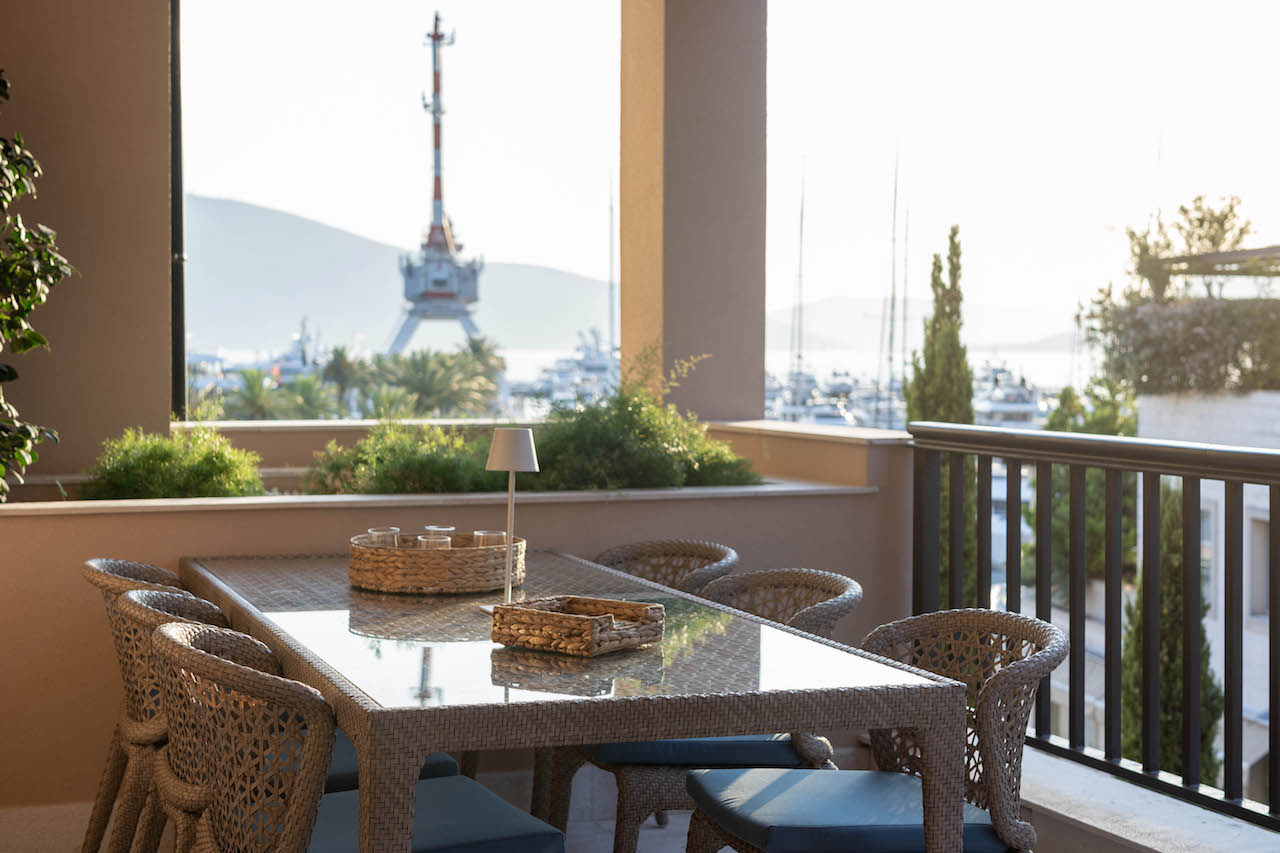 Квартира в Тивате, Черногория, 201 м² - фото 2