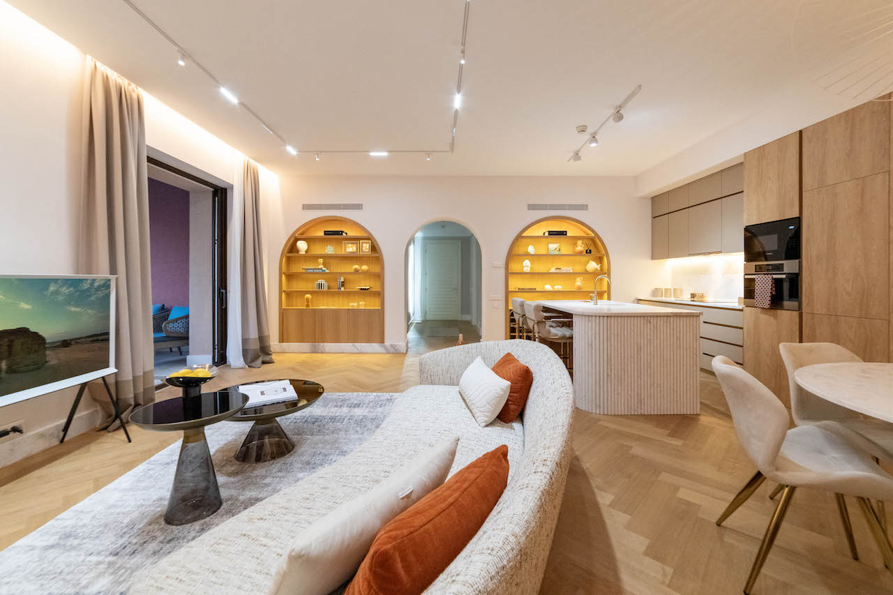 Квартира в Тивате, Черногория, 201 м² - фото 1