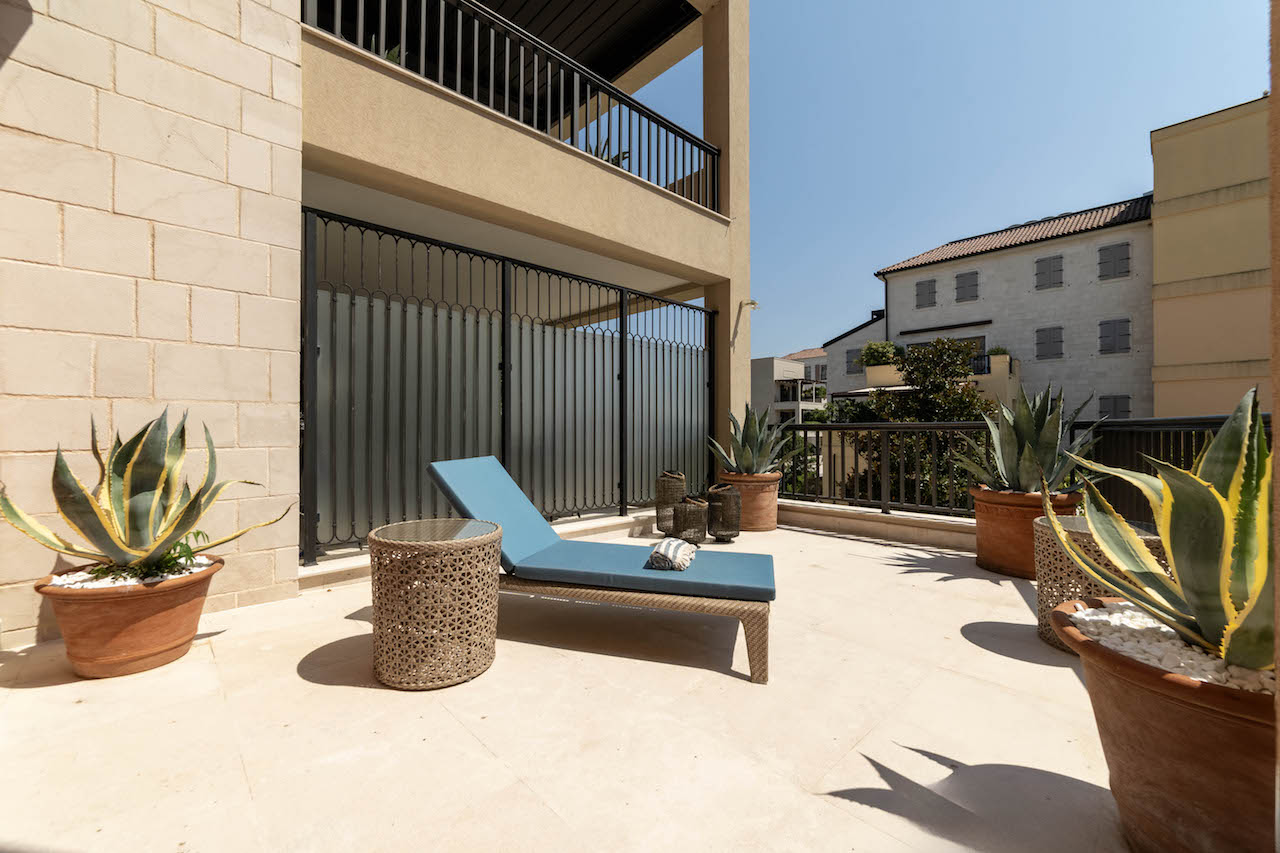 Квартира в Тивате, Черногория, 201 м² - фото 8