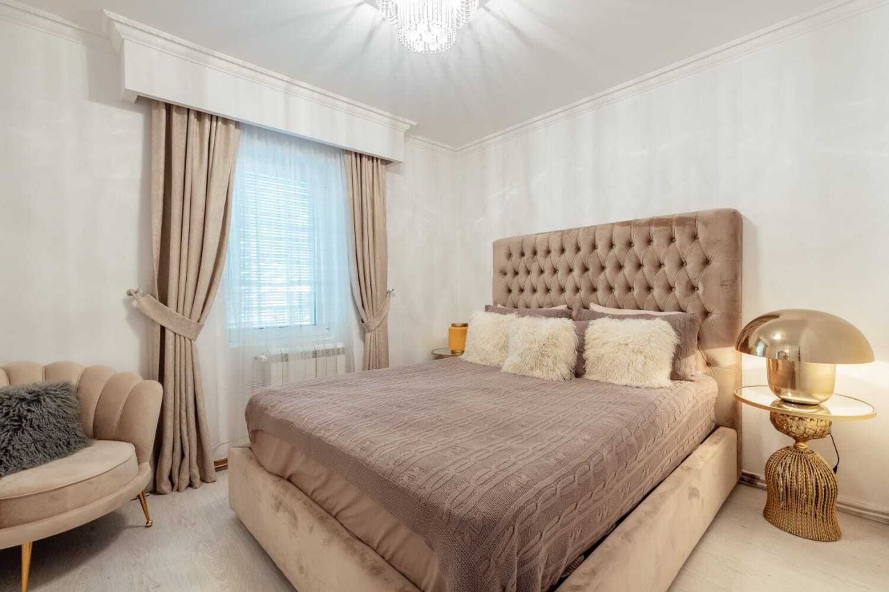 Квартира в Херцег-Нови, Черногория, 180 м² - фото 10