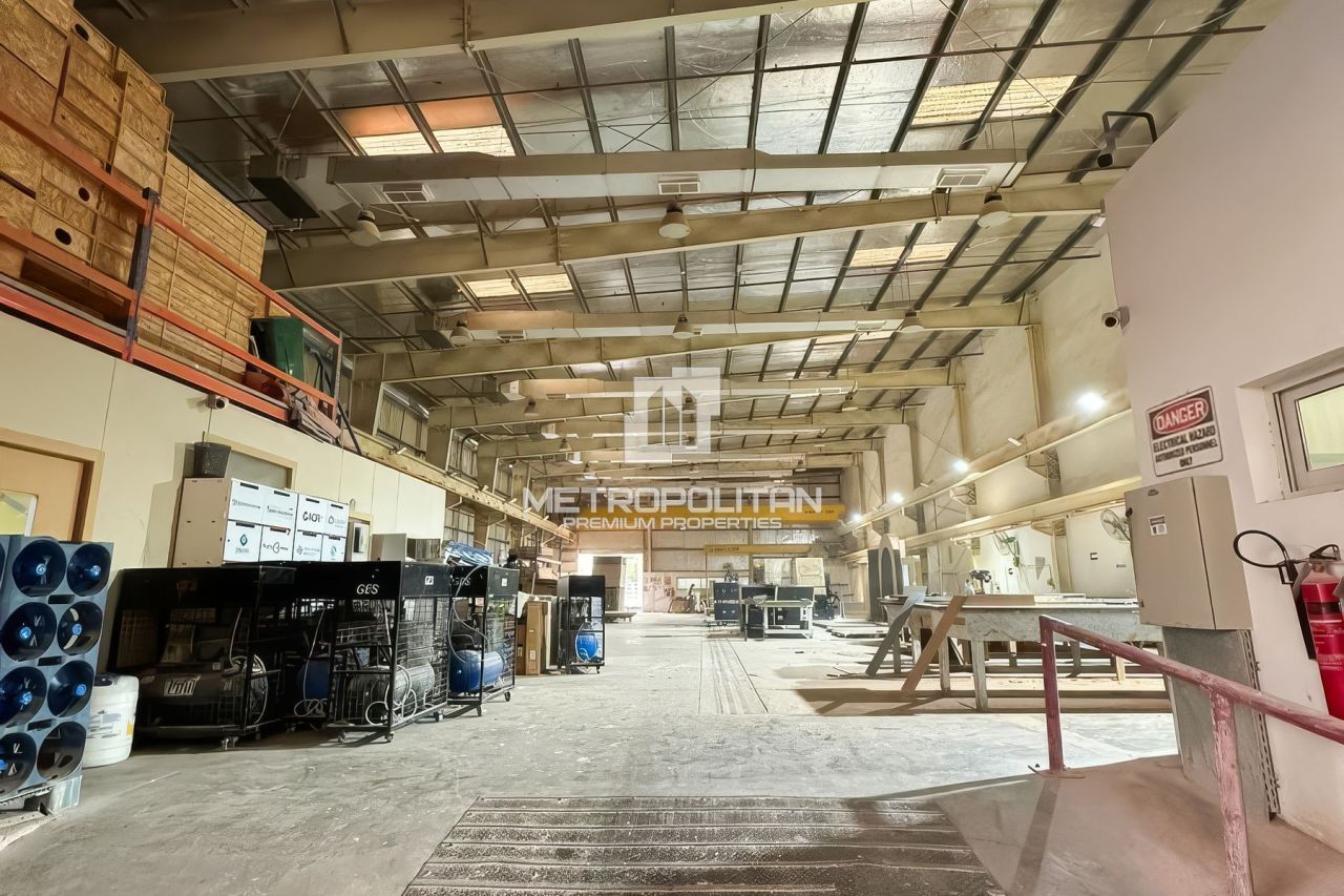 Коммерческая недвижимость в Дубае, ОАЭ, 5 889 м² - фото 8