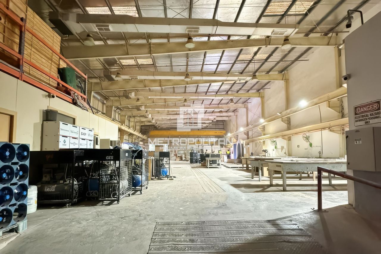 Коммерческая недвижимость в Дубае, ОАЭ, 5 889 м² - фото 11