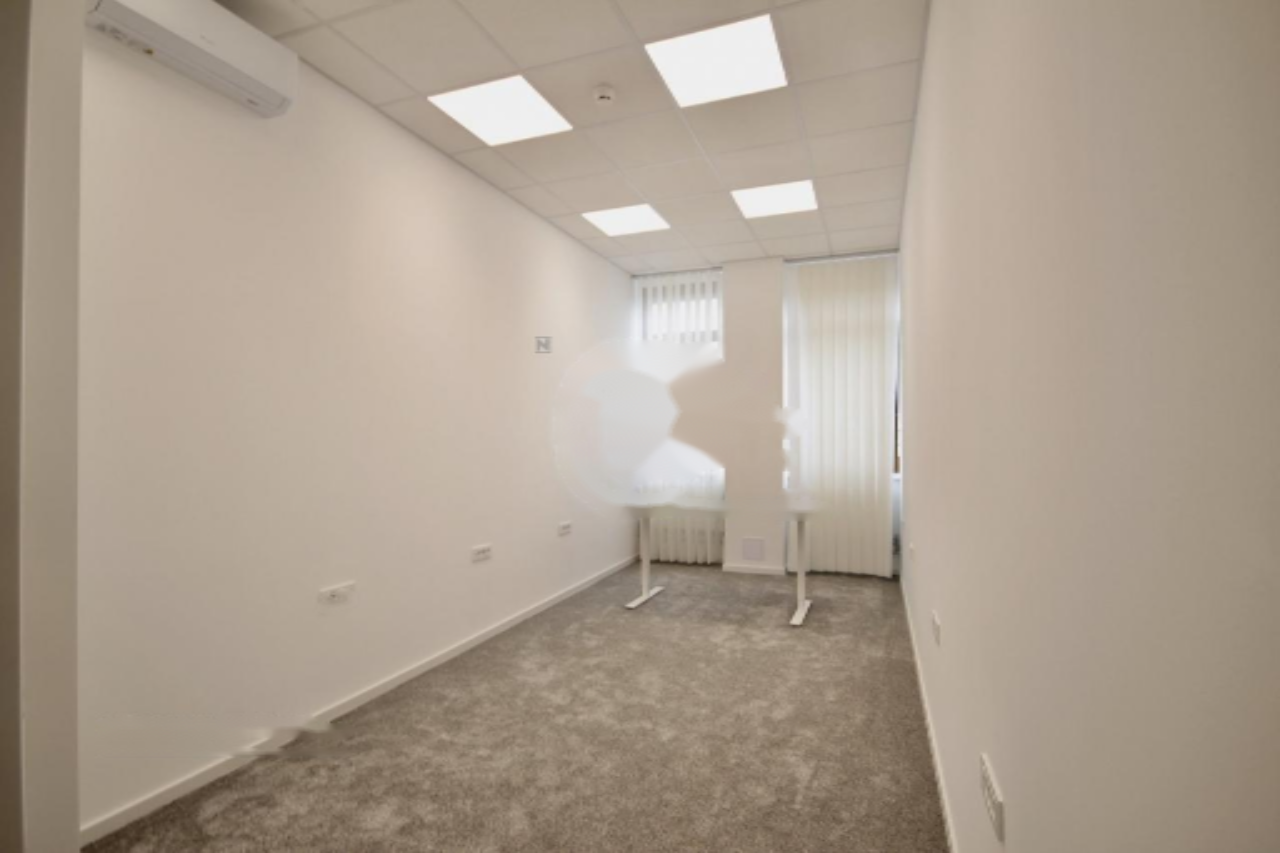Офис в Любляне, Словения, 27 м² - фото 2