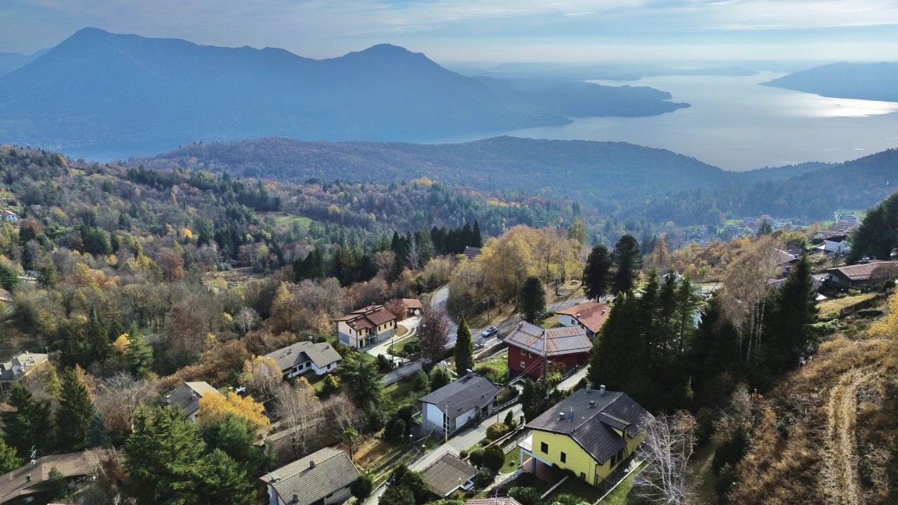 Вилла в Вербании, Италия, 209 м² - фото 2