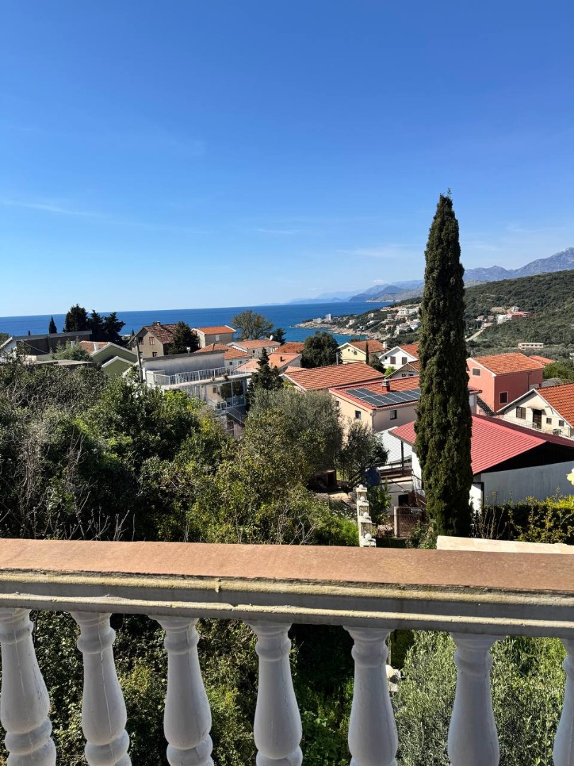 Дом в Утехе, Черногория, 195 м² - фото 1