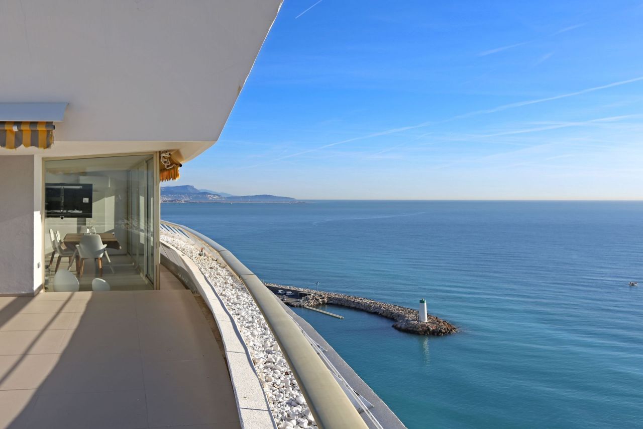 Апартаменты в Вильнёв-Лубе, Франция, 130 м² - фото 1