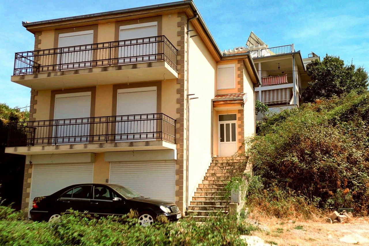 Дом в Утехе, Черногория, 226 м² - фото 1