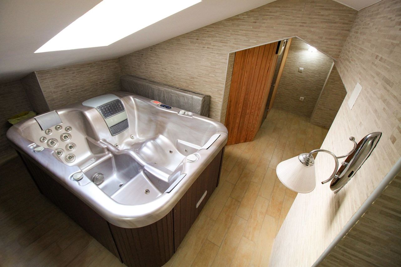 Квартира в Херцег-Нови, Черногория, 112 м² - фото 7