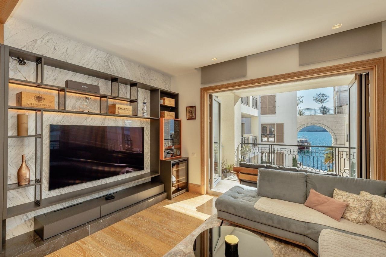 Апартаменты в Тивате, Черногория, 117 м² - фото 5