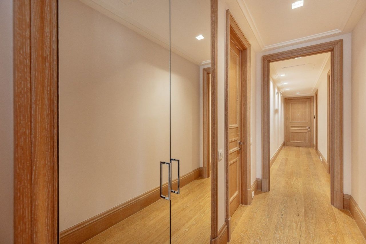 Апартаменты в Тивате, Черногория, 117 м² - фото 17