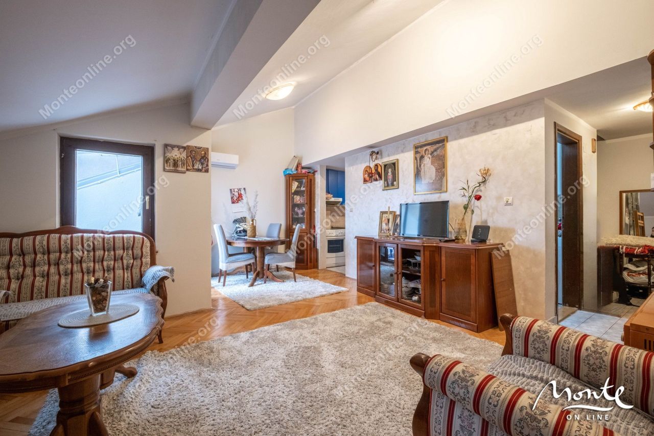 Апартаменты в Тивате, Черногория, 63 м² - фото 10