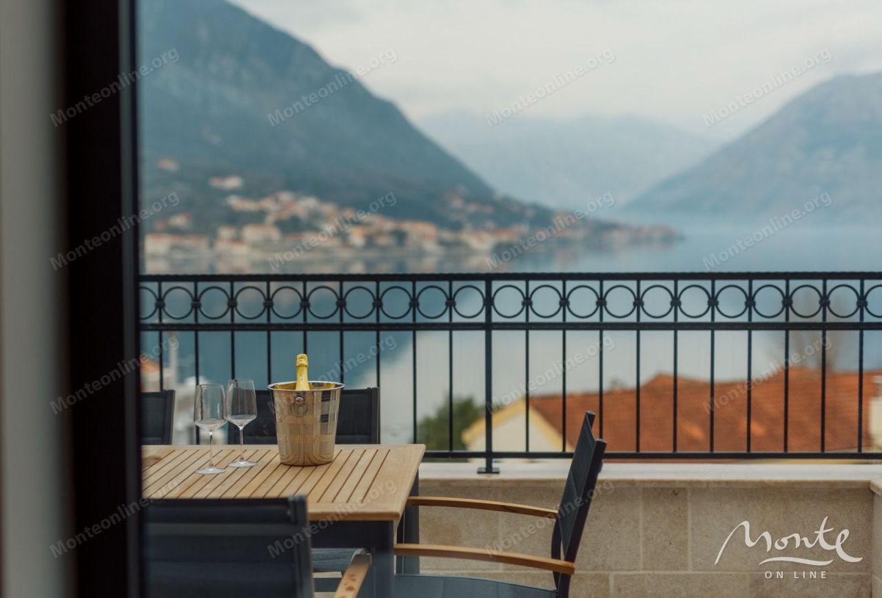 Апартаменты в Доброте, Черногория, 191 м² - фото 15