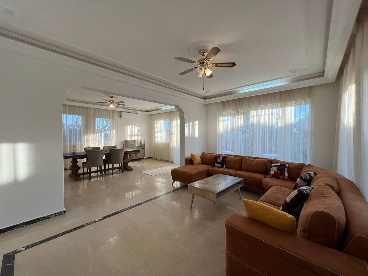 Вилла в Алании, Турция, 580 м² - фото 1