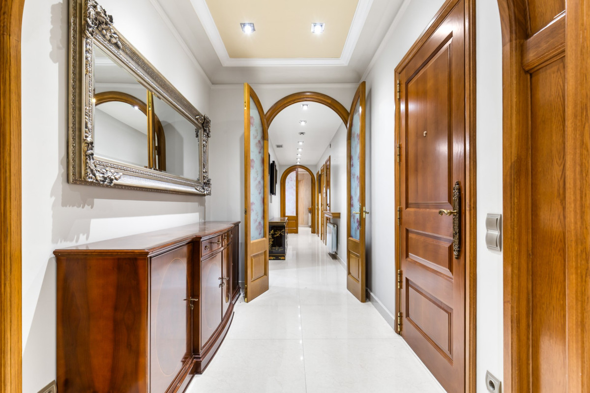 Квартира в Барселоне, Испания, 245 м² - фото 1