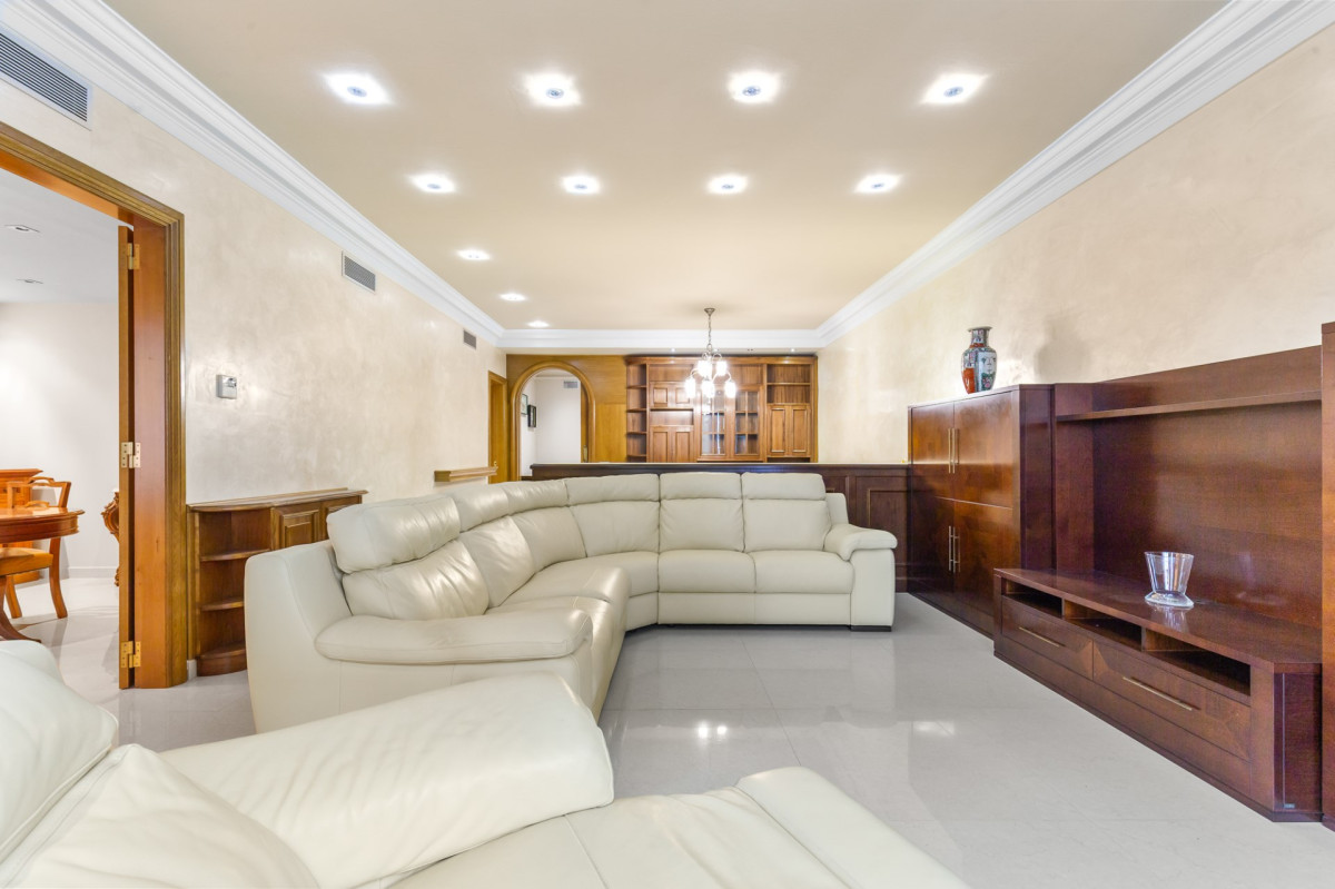 Квартира в Барселоне, Испания, 245 м² - фото 8