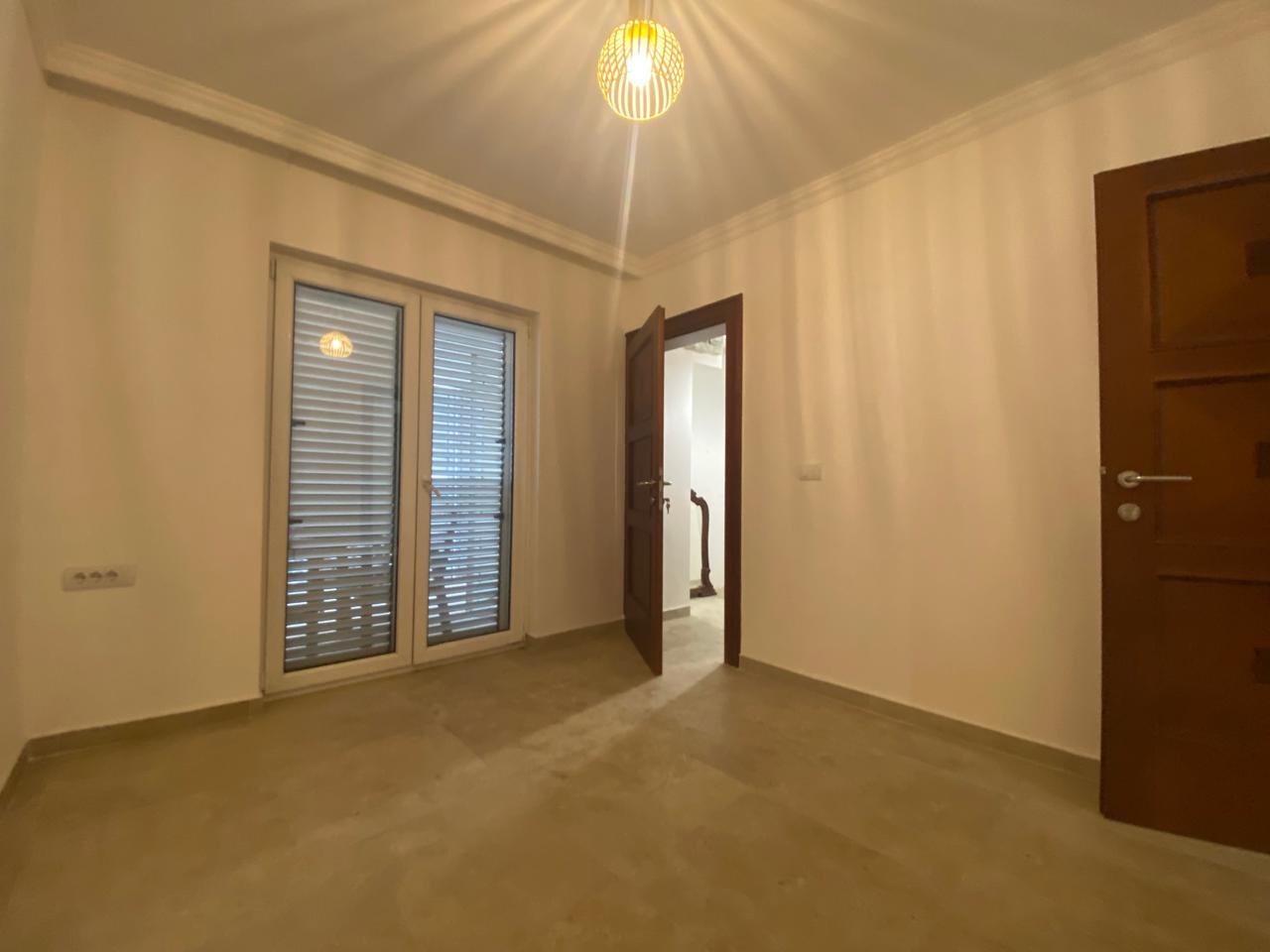 Коммерческая недвижимость в Улцине, Черногория, 400 м² - фото 7