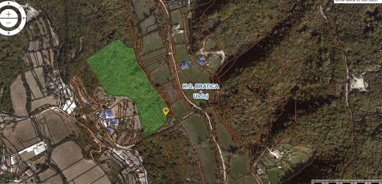 Земля в Улцине, Черногория, 21 473 м² - фото 1