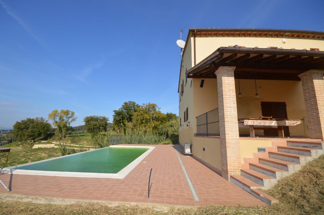 Вилла в Нарни, Италия, 369 м² - фото 1