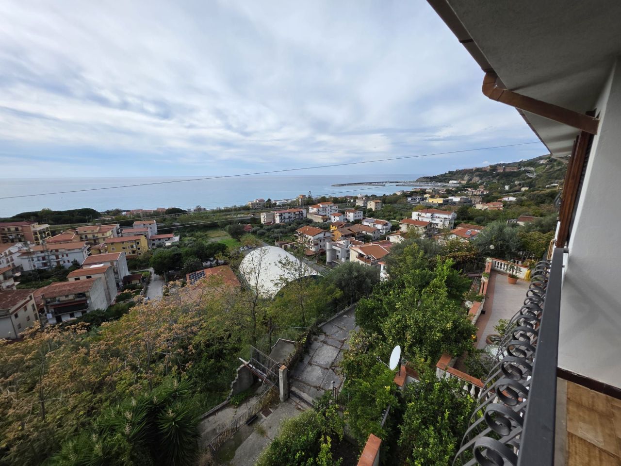 Дом в Четраро, Италия, 300 м² - фото 1