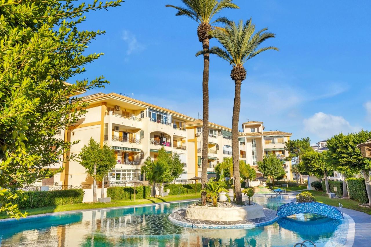 Квартира в Торревьехе, Испания, 54 м² - фото 1